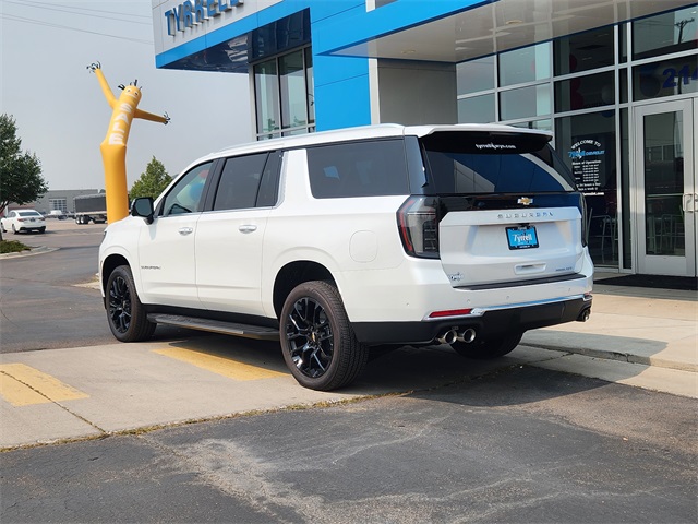 2025 Chevrolet Suburban Premier photo 3