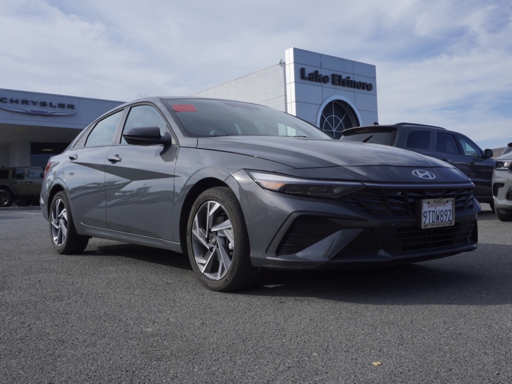2025 Hyundai Elantra SEL Sport