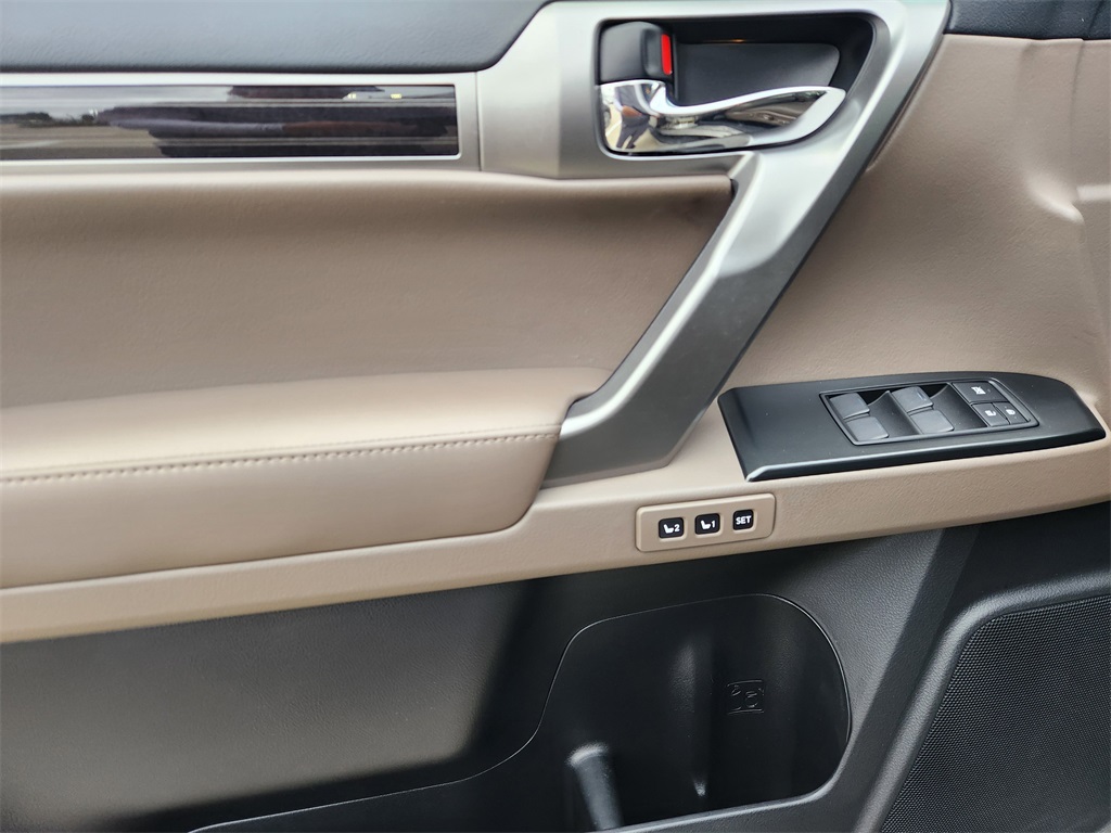 2023 Lexus GX 460 Silver at South Houston Nissan