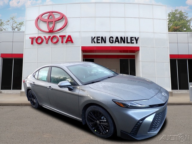 2026 Toyota Camry SE FWD