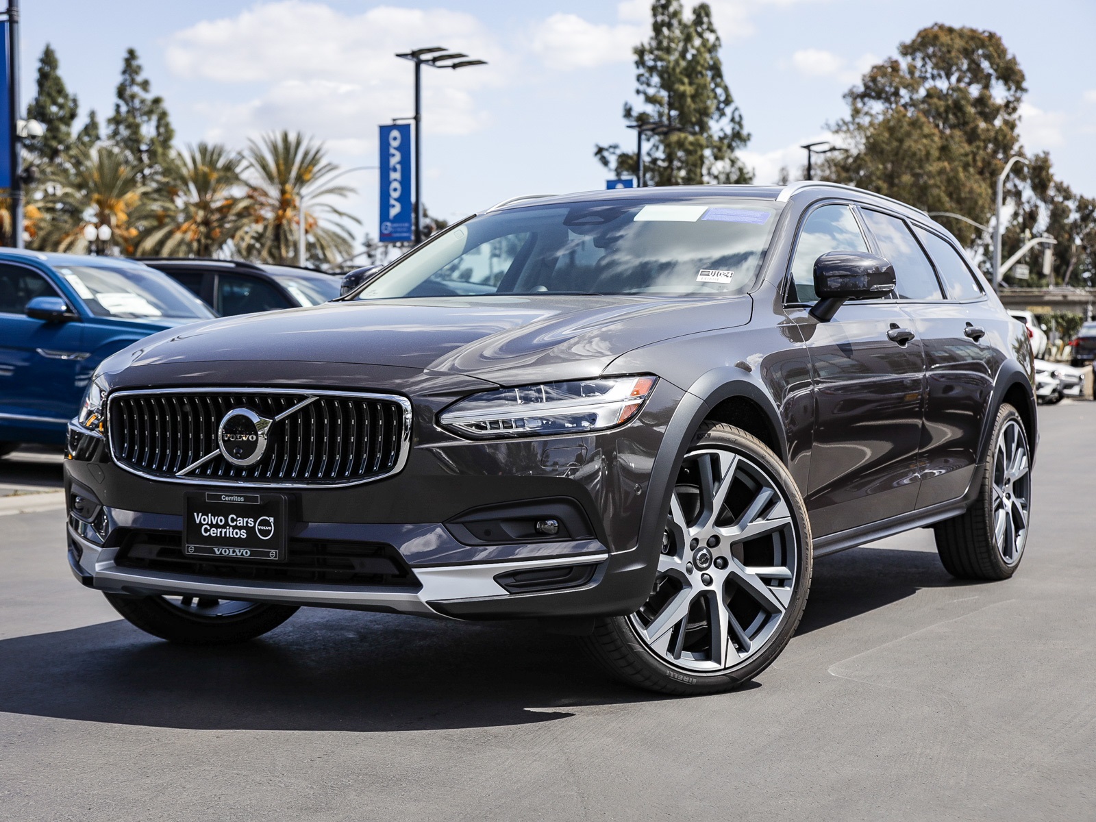 2025 Volvo V90 Cross Country B6 Ultra AWD