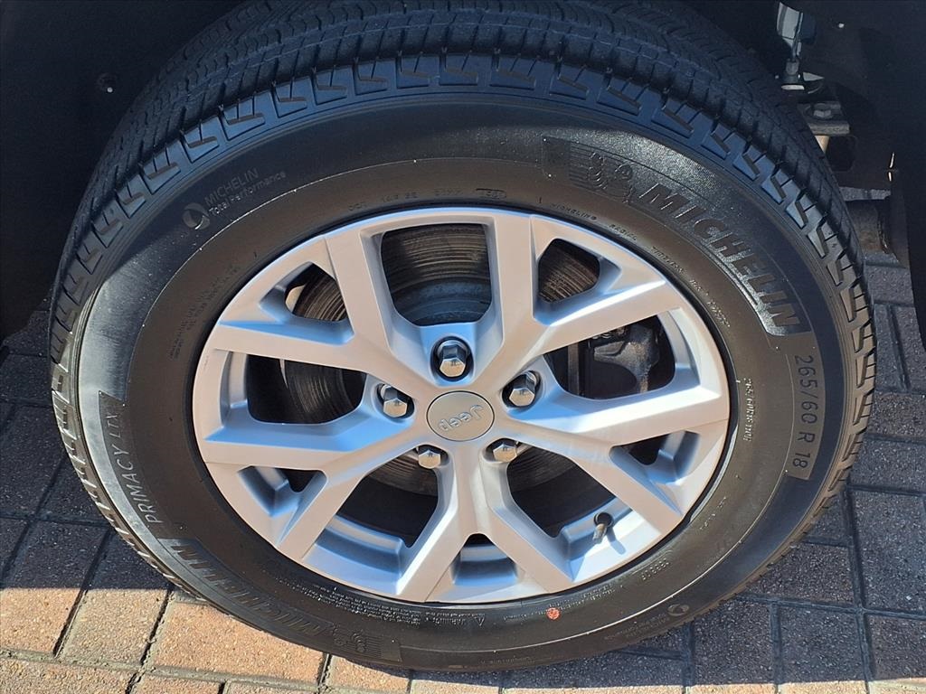 2022 Jeep Grand Cherokee L Limited White at Gullo Toyota