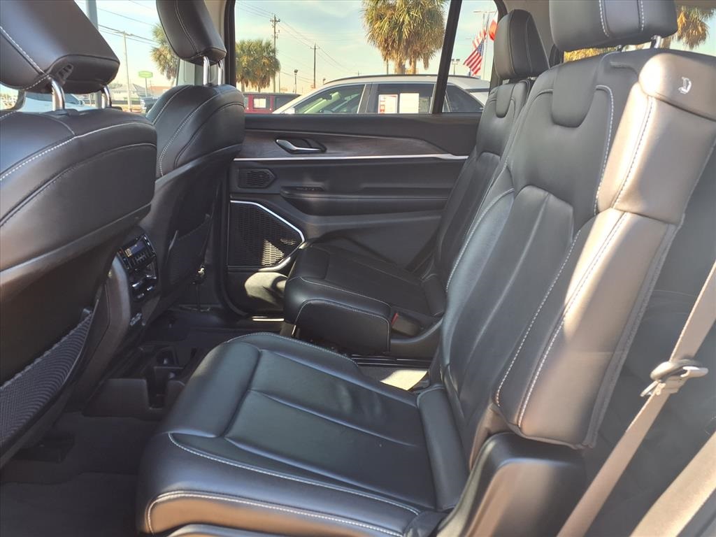2022 Jeep Grand Cherokee L Limited White at Gullo Toyota