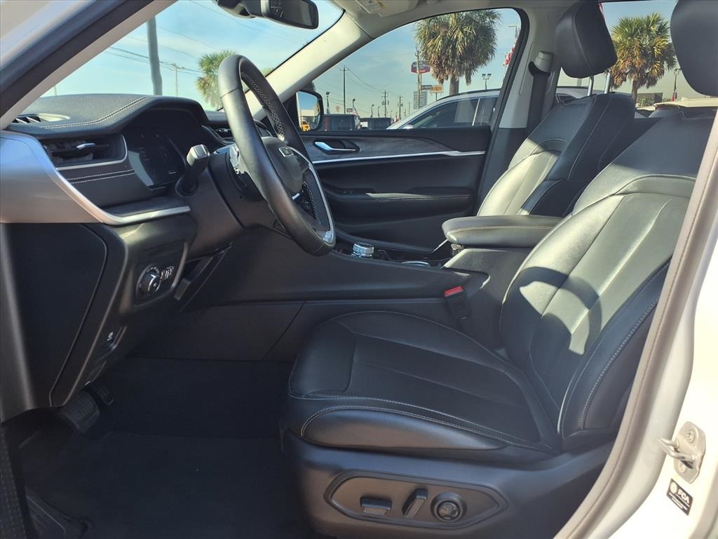 2022 Jeep Grand Cherokee L Limited White at Gullo Toyota