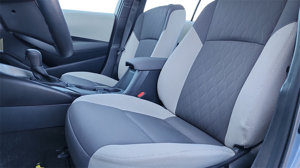 2025 Toyota Corolla - Image 10