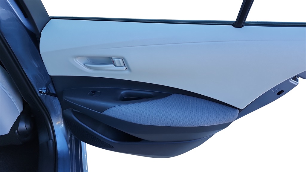 2025 Toyota Corolla - Image 31