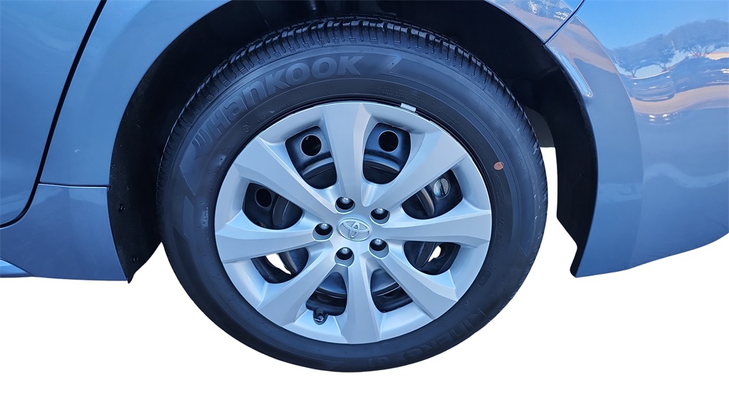 2025 Toyota Corolla - Image 34