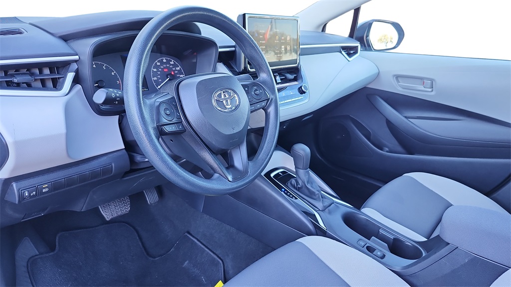 2025 Toyota Corolla - Image 9