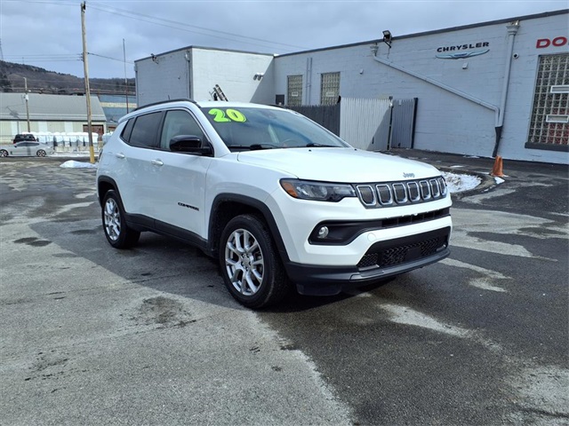 2022 Jeep Compass Latitude Lux 4WD