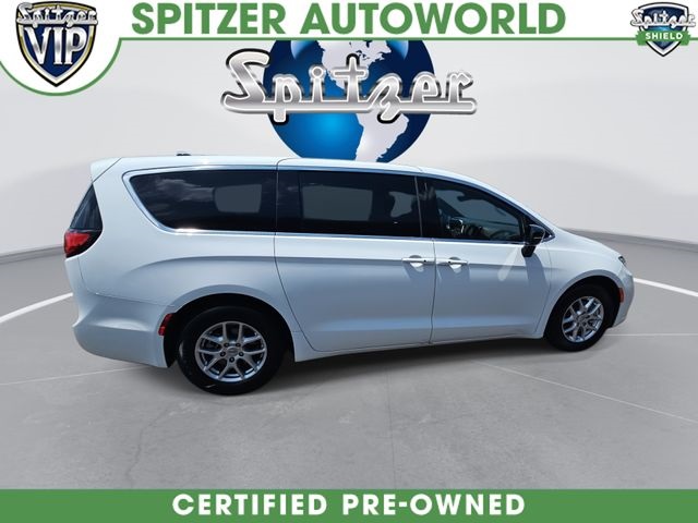 Bright White Clearcoat 2025 Chrysler Pacifica Minivan Front-Wheel Drive 9-Speed Automatic