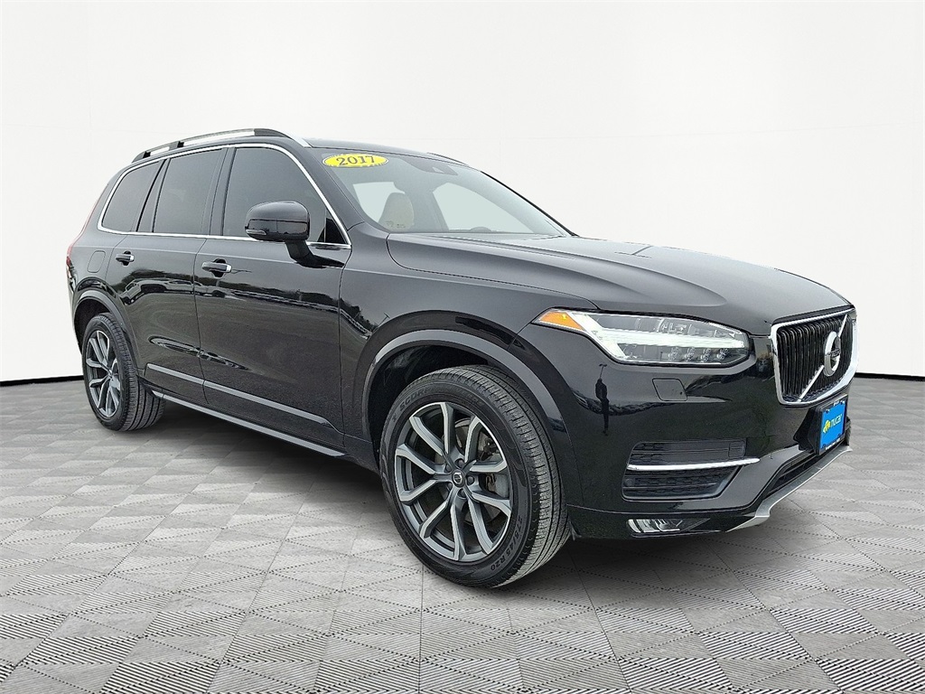 2017 Volvo XC90 T6 Momentum AWD