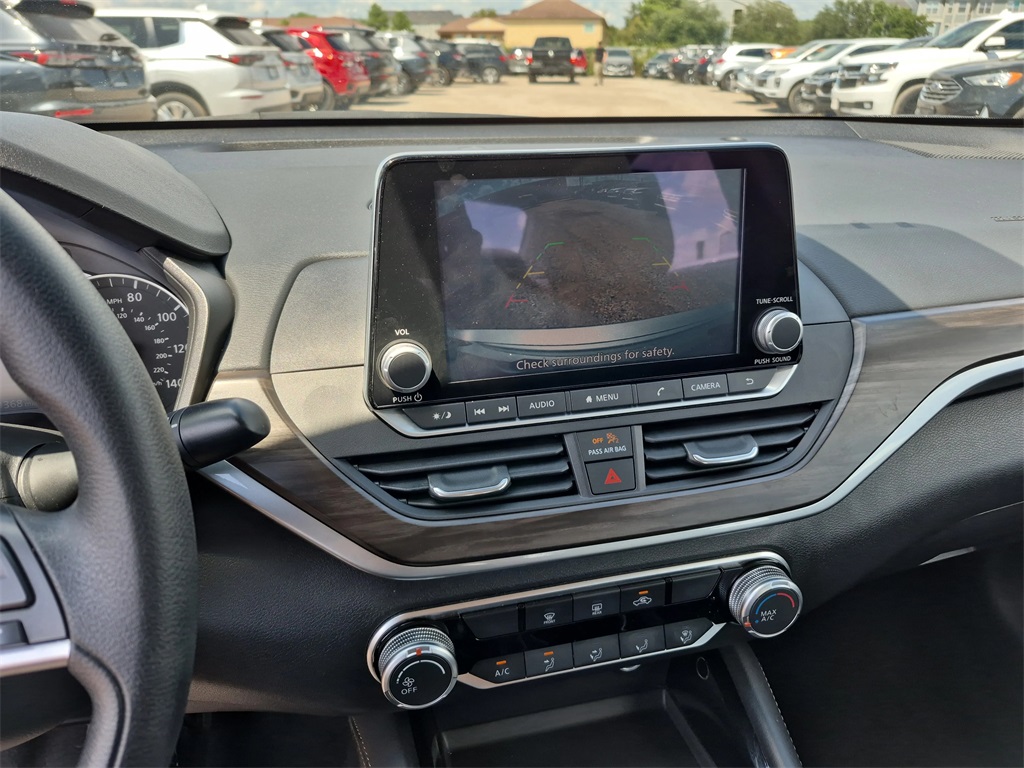 2023 Nissan Altima 2.5 SV Silver at Community Kia