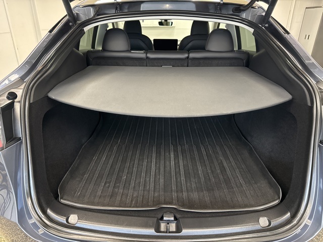 2023 Tesla Model Y Long Range photo 10