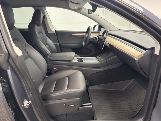 2023 Tesla Model Y Long Range photo 12