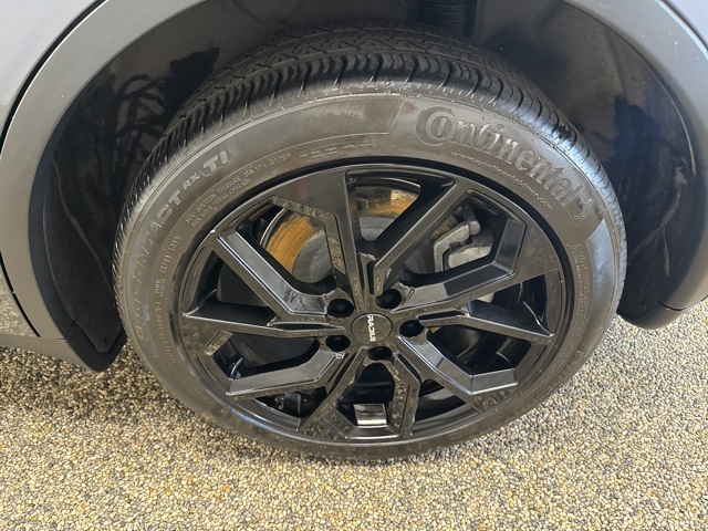 2023 Tesla Model Y Long Range photo 18