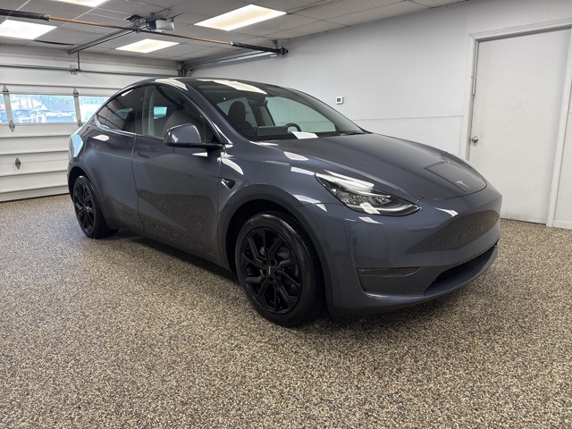2023 Tesla Model Y Long Range photo 3