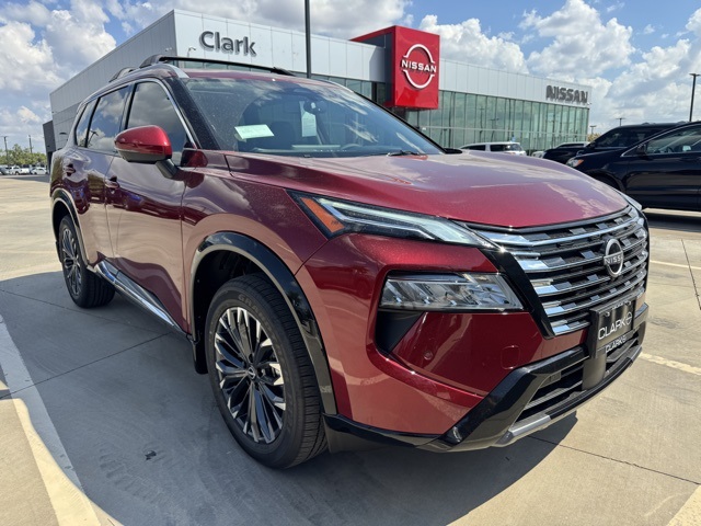 2026 Nissan Rogue Platinum's photo