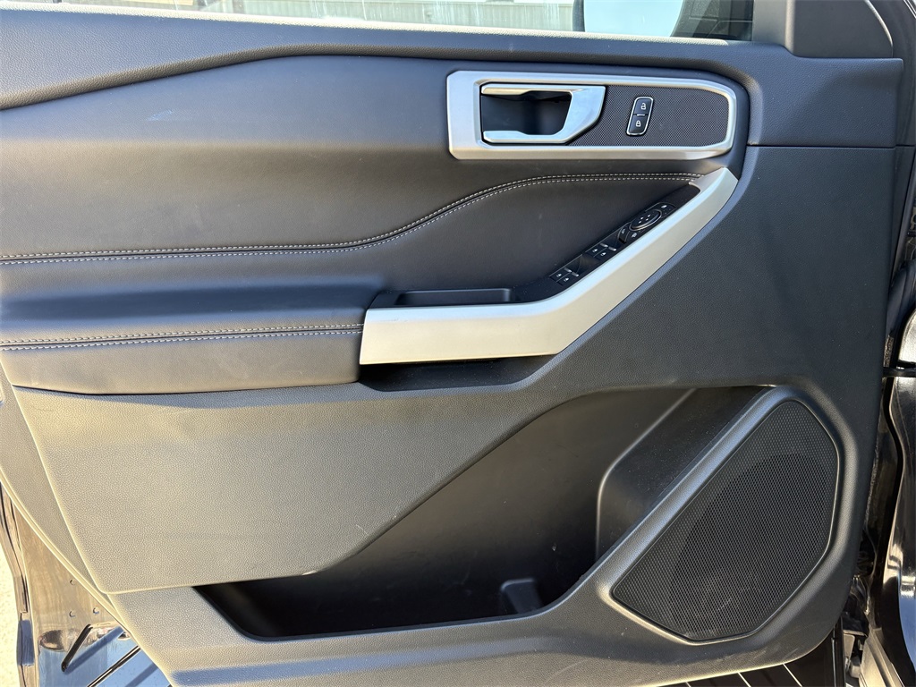 2024 Ford Explorer XLT Black at Tom Peacock Cadillac