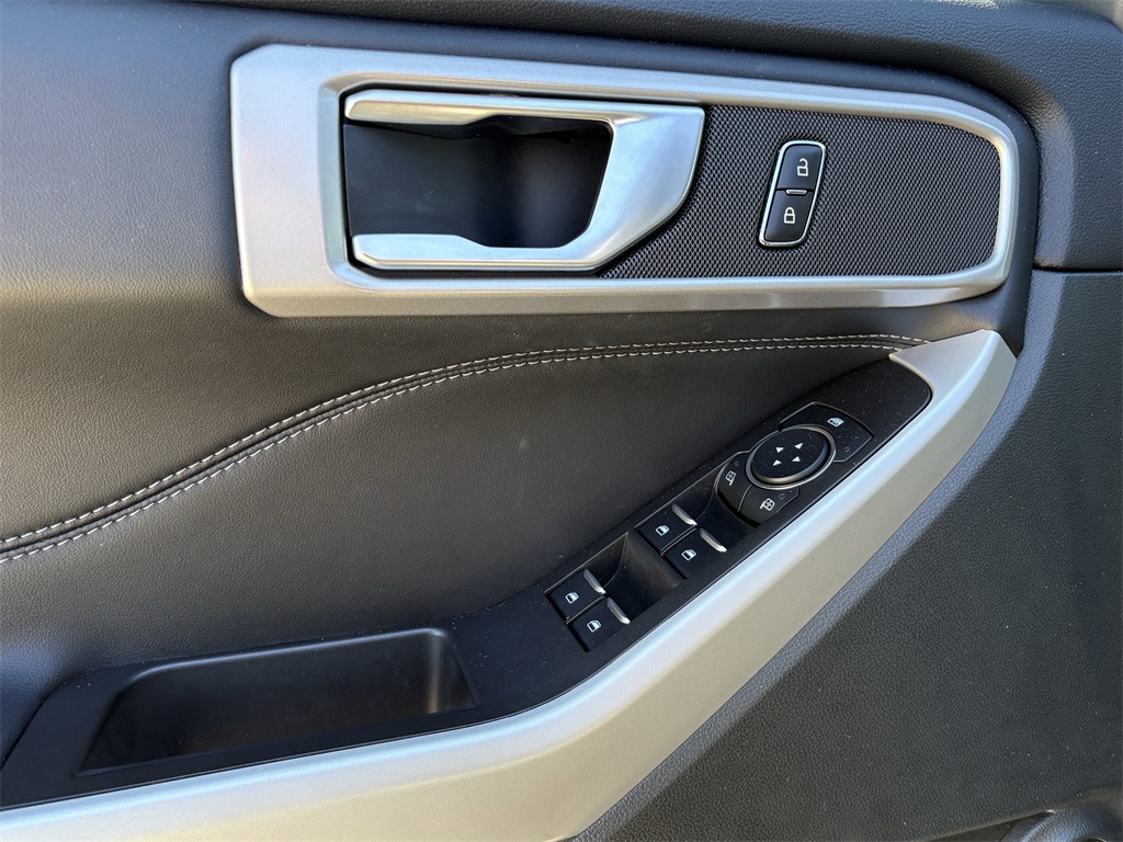 2024 Ford Explorer XLT Black at Tom Peacock Cadillac