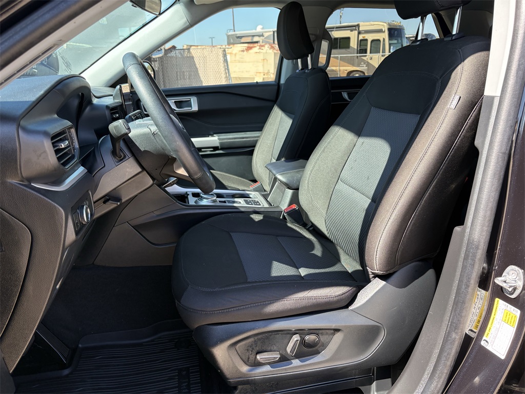 2024 Ford Explorer XLT Black at Tom Peacock Cadillac