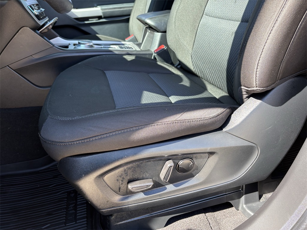 2024 Ford Explorer XLT Black at Tom Peacock Cadillac