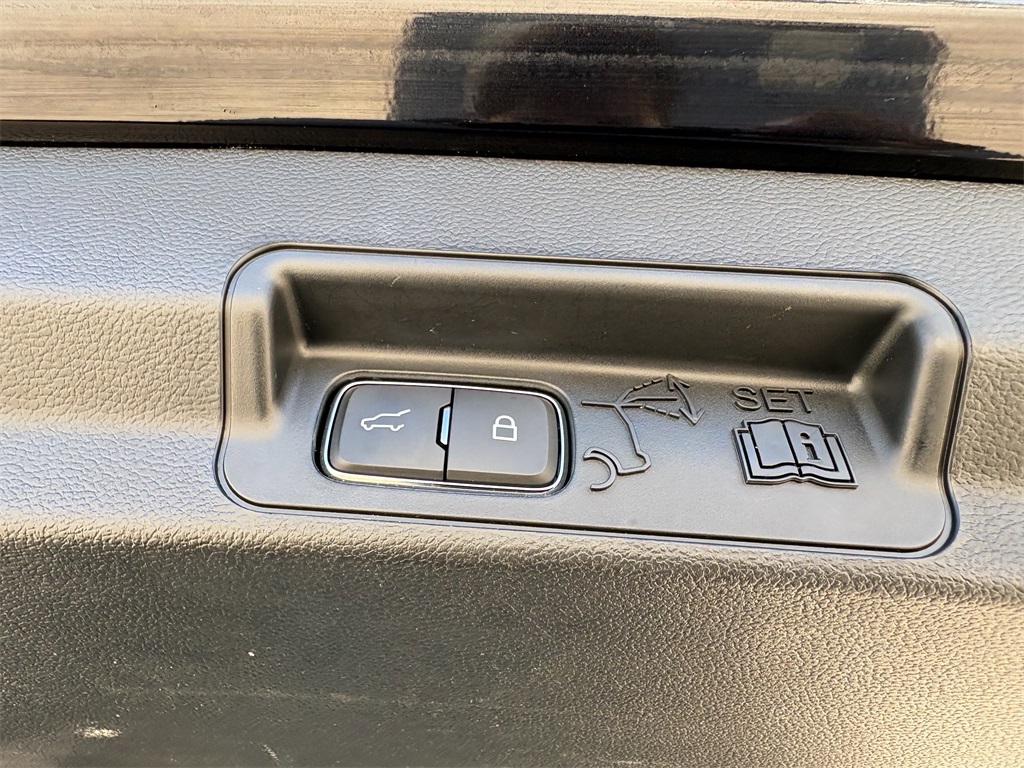 2024 Ford Explorer XLT Black at Tom Peacock Cadillac