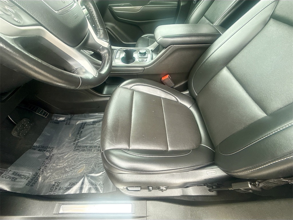 2022 GMC Acadia SLT Black at AutoSavvy Houston Southwest