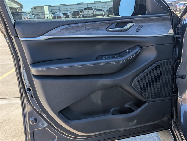 2023 Jeep Grand Cherokee Limited - 9