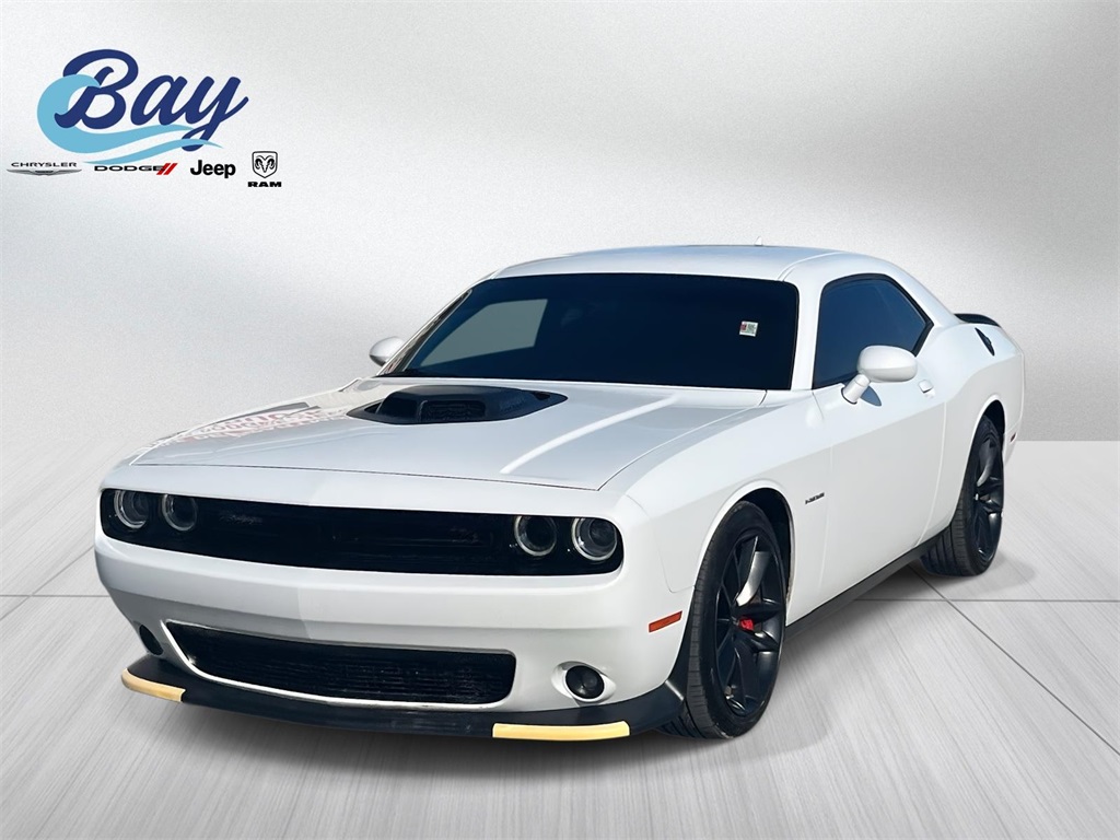 2022 Dodge Challenger R/T's photo