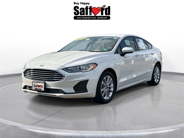 2020 Ford Fusion SE photo 2