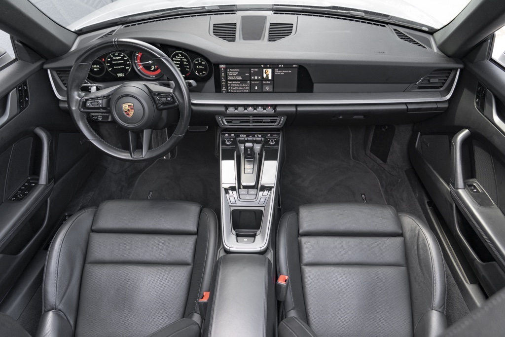 2021 Porsche 911  - Photo 2