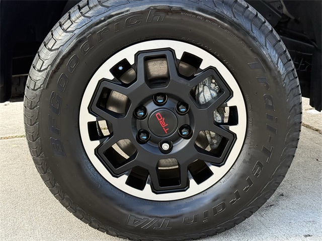 2024 Toyota Tacoma TRD Off-Road - 10