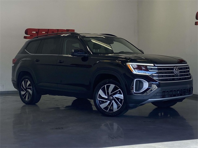 2025 Volkswagen Atlas SE FWD with Technology