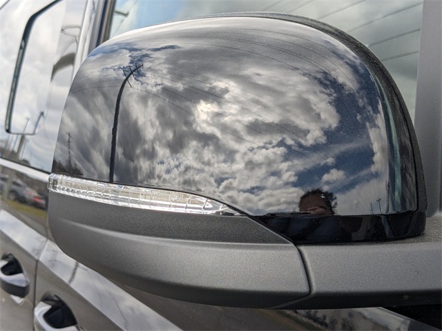 2025 Volkswagen ID. Buzz Pro S - 10