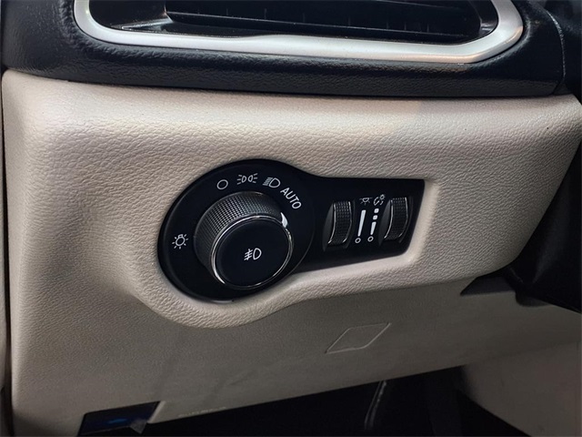 2022 Chrysler Pacifica Touring L White at Mac Haik CDJR North Houston