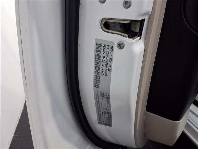 2022 Chrysler Pacifica Touring L White at Mac Haik CDJR North Houston