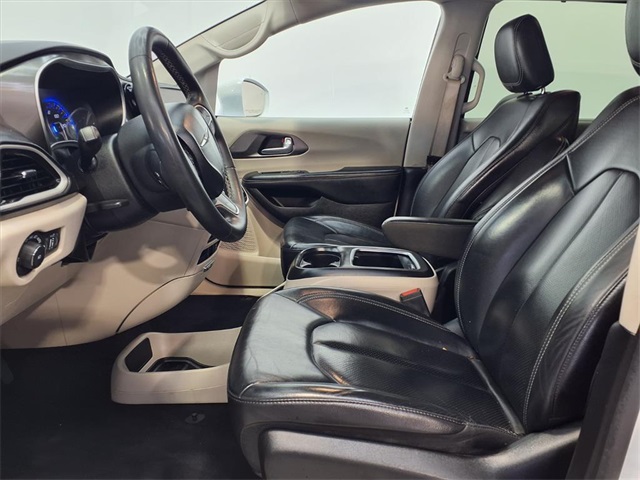 2022 Chrysler Pacifica Touring L White at Mac Haik CDJR North Houston