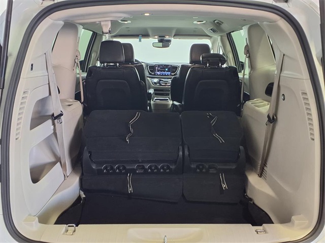 2022 Chrysler Pacifica Touring L White at Mac Haik CDJR North Houston