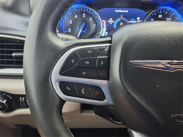 2022 Chrysler Pacifica Touring L - 8