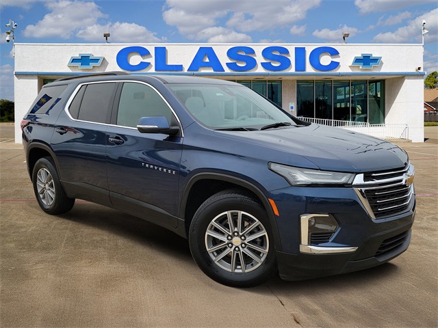 2022 Chevrolet Traverse LT Blue at AutoSavvy Houston Southwest