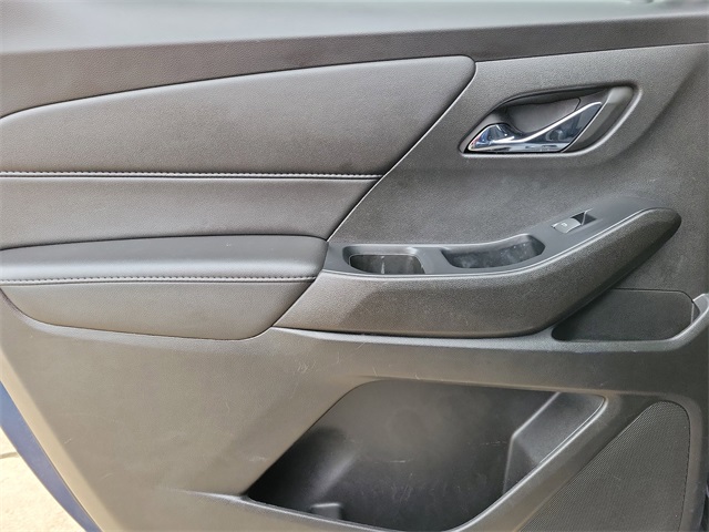 2022 Chevrolet Traverse LT Blue at AutoSavvy Houston Southwest