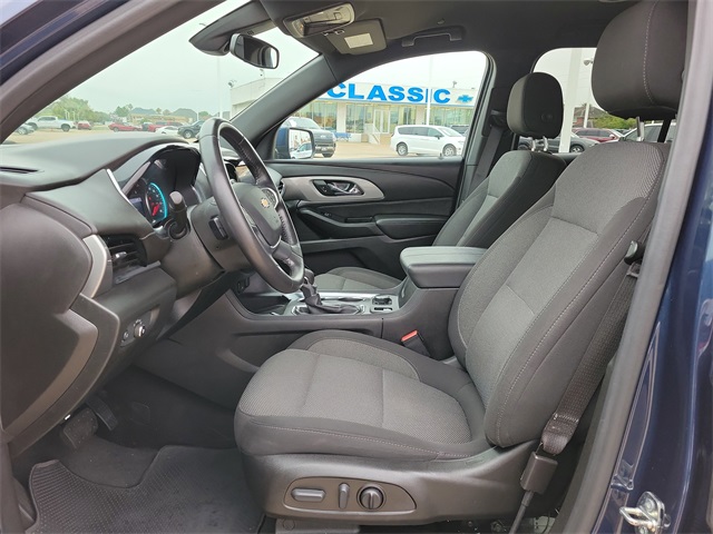 2022 Chevrolet Traverse LT Blue at AutoSavvy Houston Southwest