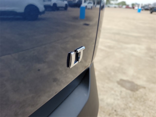 2022 Chevrolet Traverse LT Blue at AutoSavvy Houston Southwest