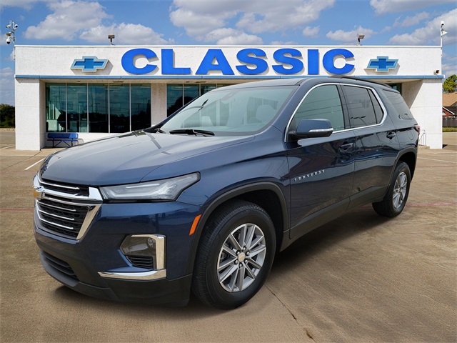 2022 Chevrolet Traverse LT Blue at AutoSavvy Houston Southwest