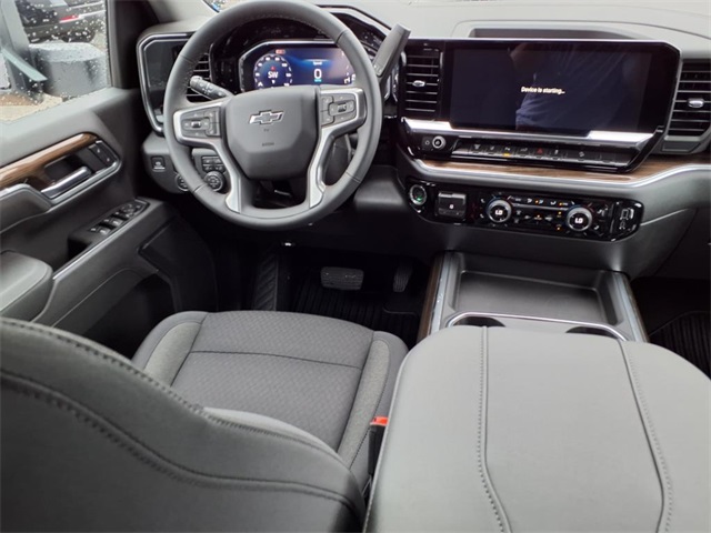 2026 Chevrolet Silverado 2500HD Custom photo 3