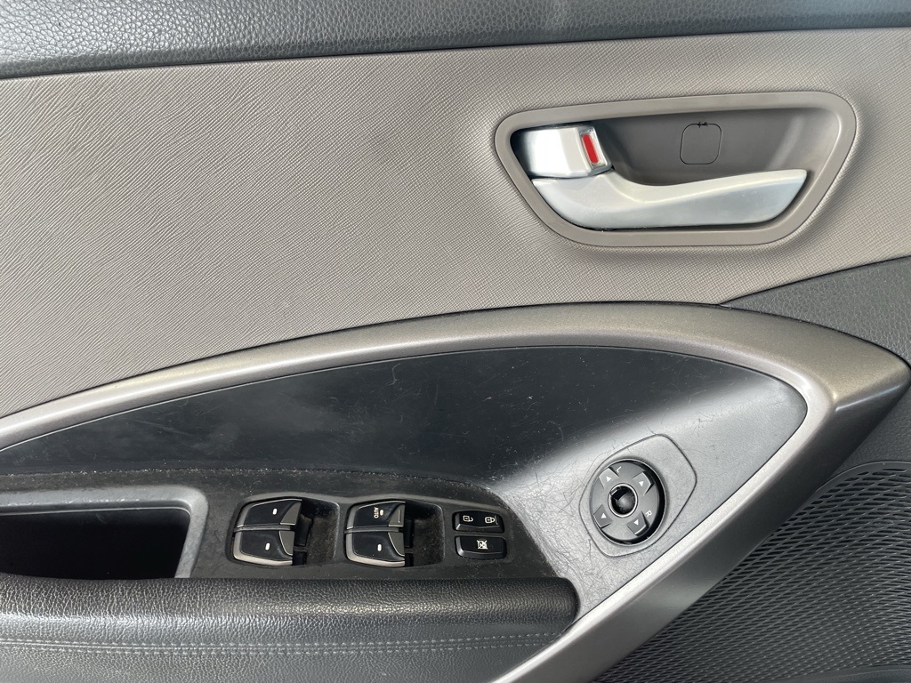 Thumbnail: 2013 Hyundai Santa Fe - 21
