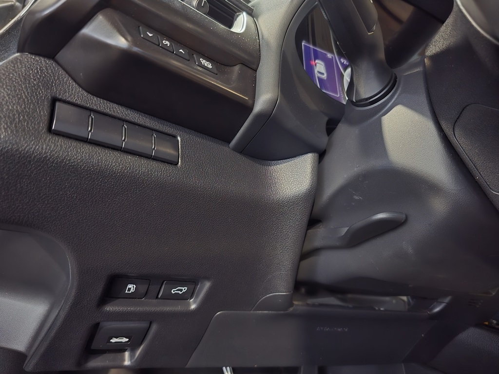 Thumbnail: 2022 Lexus UX - 14