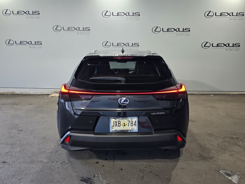 Thumbnail: 2022 Lexus UX - 9
