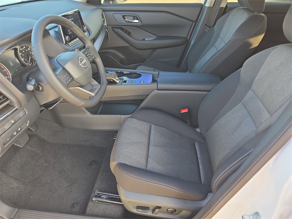 2026 Nissan Rogue SV - 6