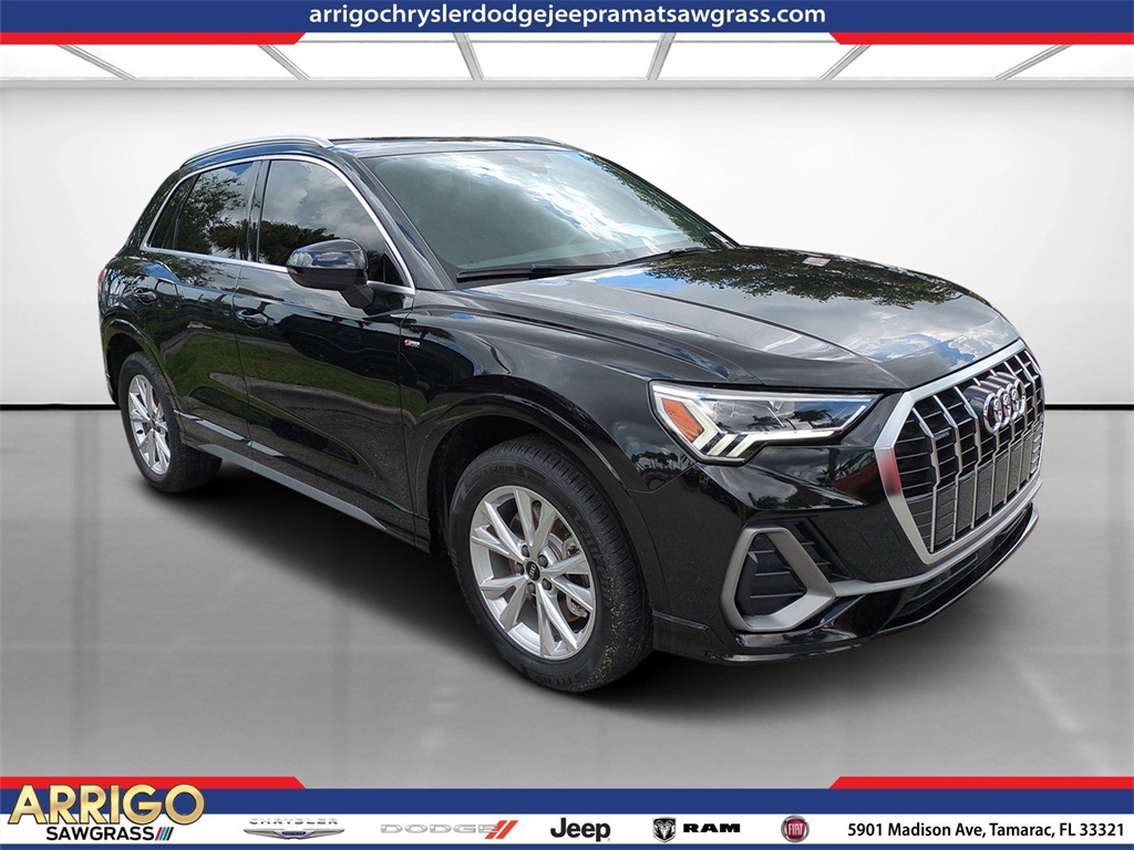 2023 Audi Q3 Premium